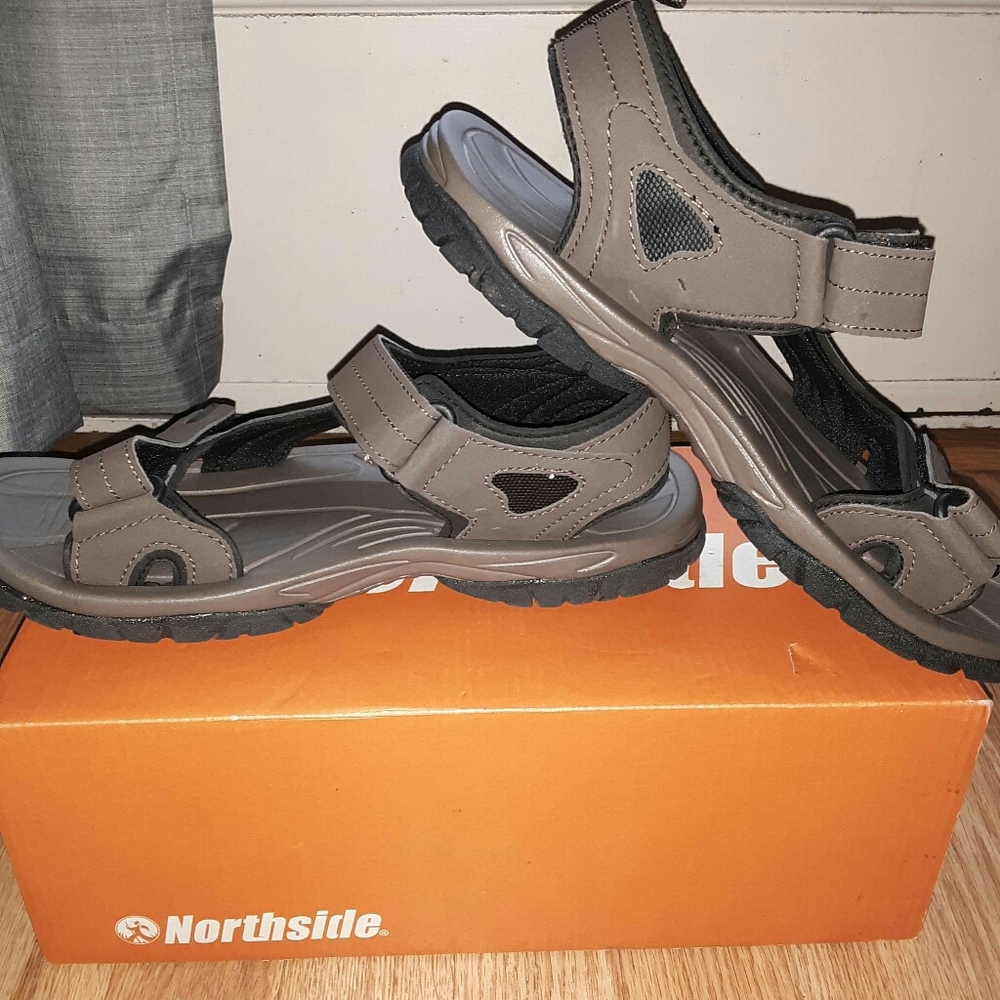 Brand new Men's outdoor shoes